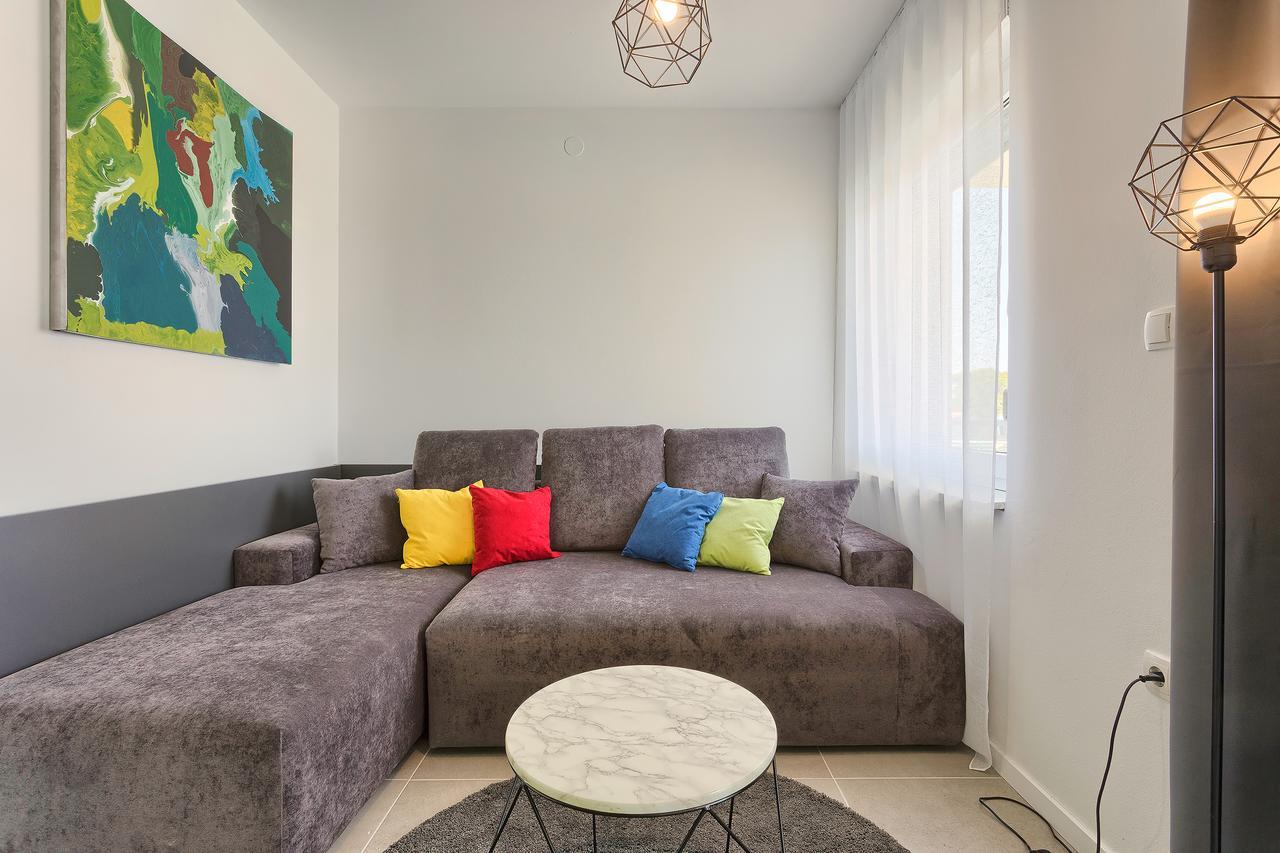 PUY Astinian Apartments Jadranka מראה חיצוני תמונה